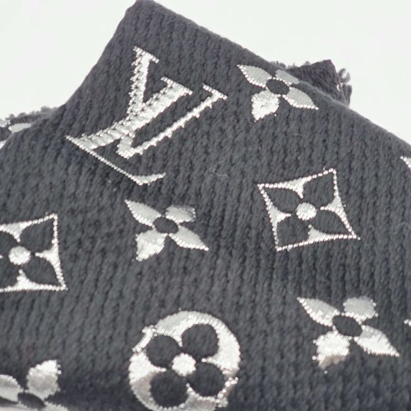 Authentic Louis Vuitton Black Logomania Shine Scarf Brand New - Picture 6 of 10